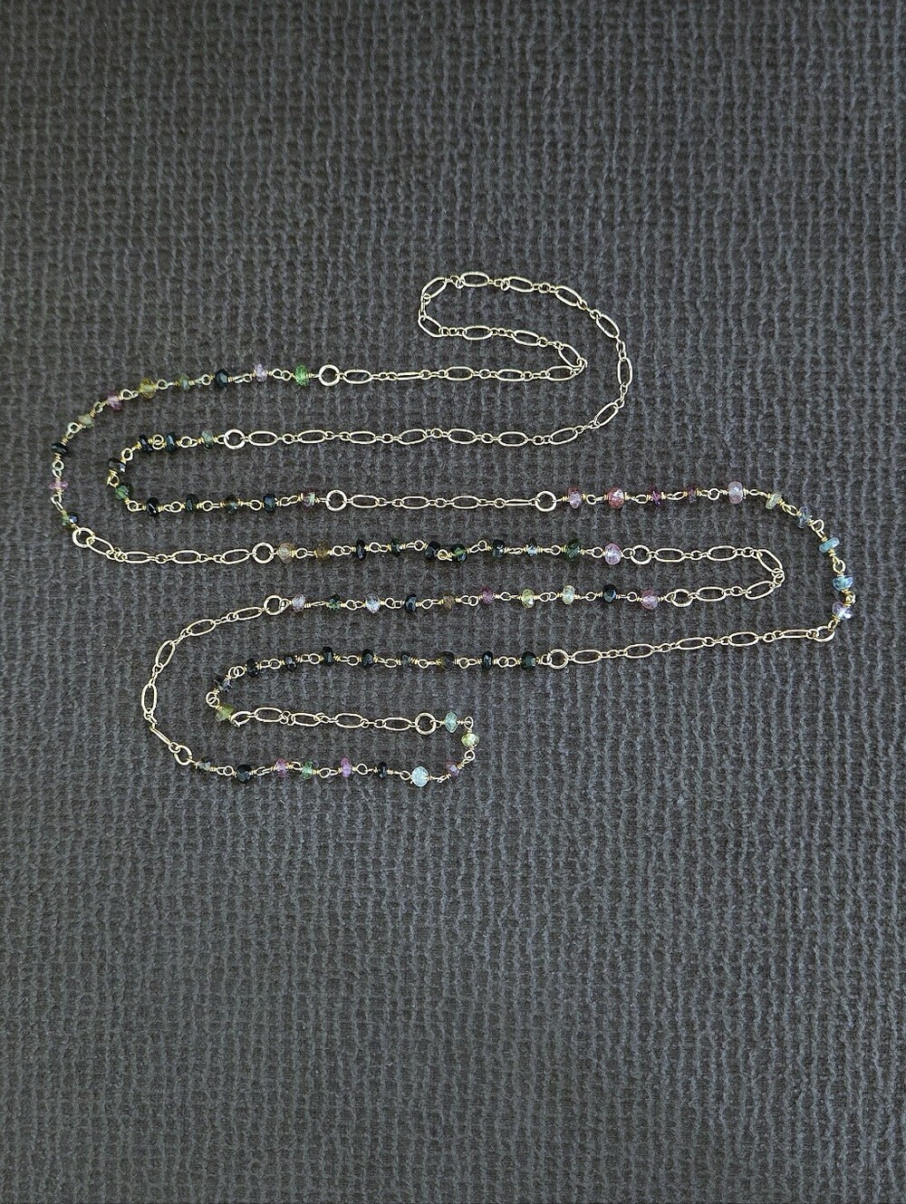 Long Gold💛 Stationary Beads Necklace - NWT